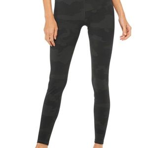 alo black camo legging size s